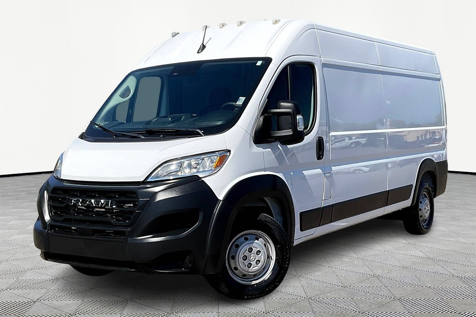 Used 2023 RAM ProMaster 2500 FWD image 2