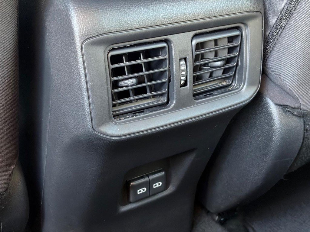 Used 2023 Toyota RAV4 XLE AWD/4WD image 12