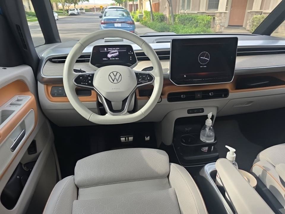 Used 2025 Volkswagen ID. Buzz 1st Edition RWD image 16