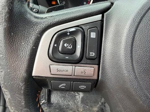 Used 2017 Subaru Crosstrek 2.0i Premium w/ Moonroof Package AWD/4WD image 14