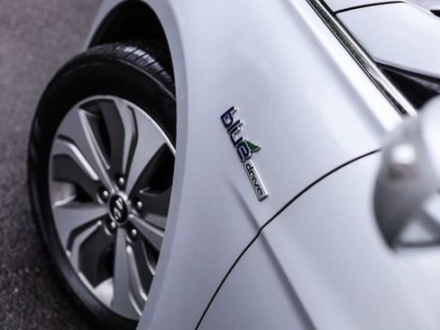 Used 2013 Hyundai Sonata Limited w/ Panoramic Sunroof Pkg FWD image 22
