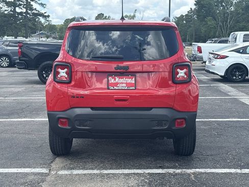 Used 2023 Jeep Renegade Latitude w/ Sun/Sound Group AWD/4WD image 6