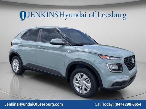 New 2026 Hyundai Venue SE FWD image 2