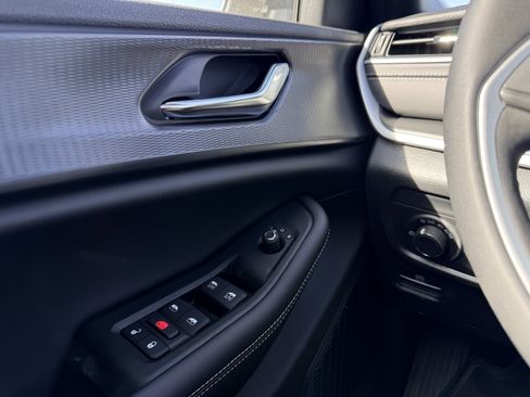 New 2025 Jeep Grand Cherokee 4WD image 13