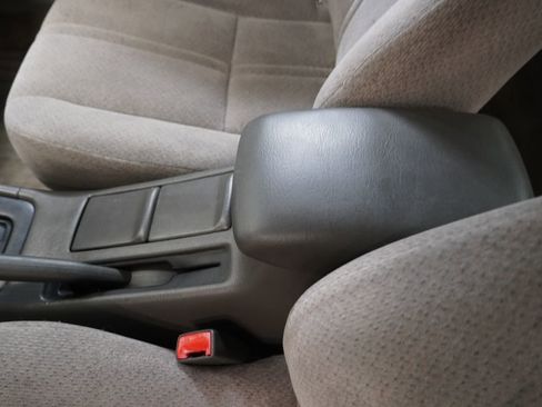 Used 2000 Toyota Camry LE FWD image 20