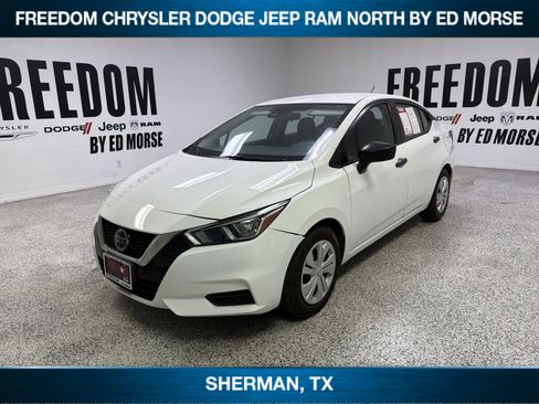 Used 2022 Nissan Versa S FWD image 1