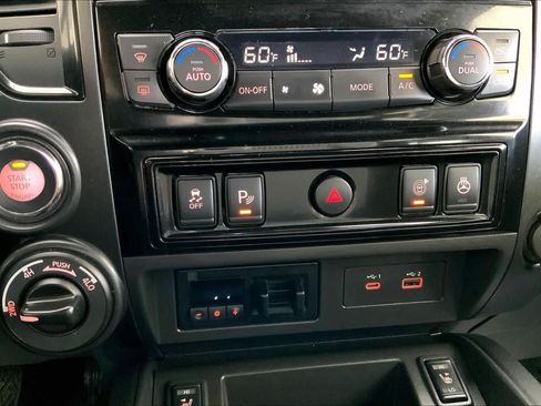 Used 2021 Nissan Titan PRO-4X w/ Pro-4x Convenience Package AWD/4WD image 34