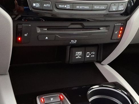 Used 2022 Honda Pilot Touring image 27