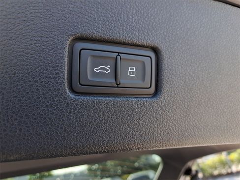 New 2026 Audi Q8 Premium Plus image 32