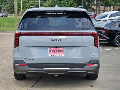 New 2025 Kia Carnival SX Prestige image 4