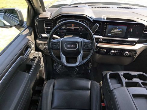 Used 2025 GMC Sierra 1500 SLT AWD/4WD image 14