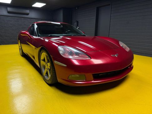 Used 2008 Chevrolet Corvette Coupe w/ Preferred Equipment Group RWD image 3