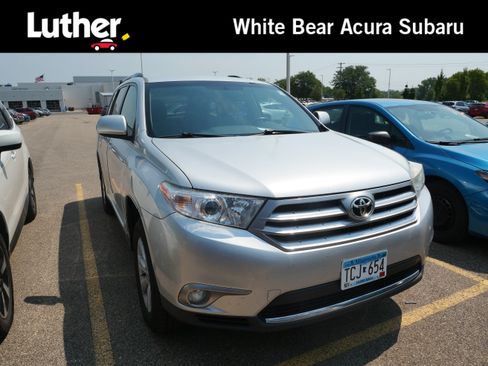 Used 2013 Toyota Highlander Plus AWD/4WD image 1