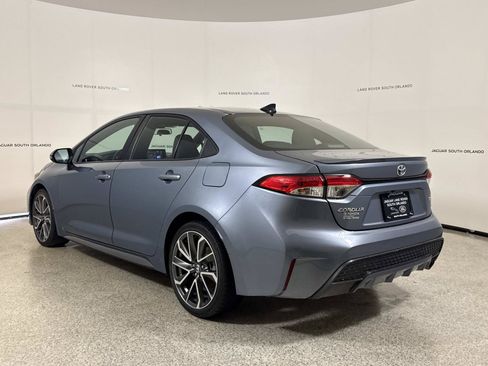 Used 2022 Toyota Corolla SE FWD image 3
