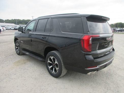 New 2026 GMC Yukon AT4 AWD/4WD image 6