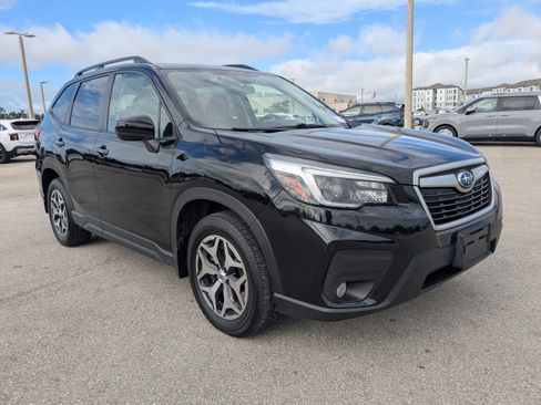 Used 2021 Subaru Forester Premium image 35