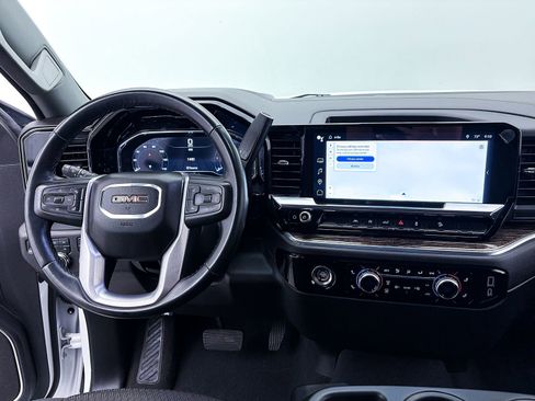 Used 2024 GMC Sierra 1500 Elevation w/ X31 Off-Road Package AWD/4WD image 4