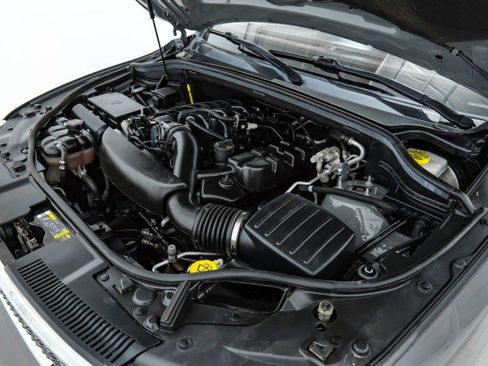 Used 2022 Dodge Durango SXT image 46