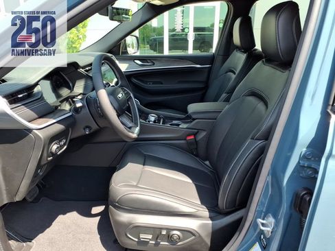 New 2026 Jeep Grand Cherokee Limited AWD/4WD image 9