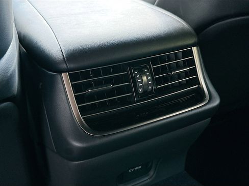 Used 2023 Lexus LS 500 w/ Accessory Package (Z2) RWD image 24
