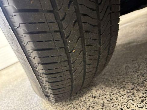 Used 2025 GMC Acadia Elevation image 36