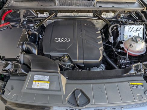 Used 2023 Audi Q5 2.0T Premium w/ Convenience Package image 23
