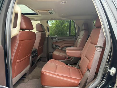 Used 2018 Chevrolet Tahoe Premier RWD image 12