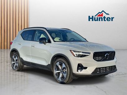 New 2026 Volvo XC40 B5 Plus w/ Protection Package Premier