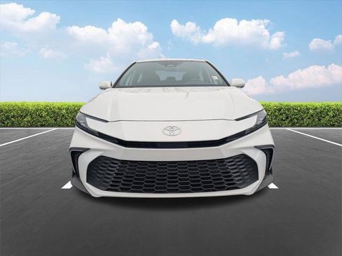 Certified 2025 Toyota Camry SE FWD image 11