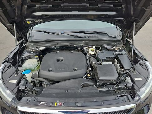 Used 2022 Volvo XC40 T5 Momentum image 35