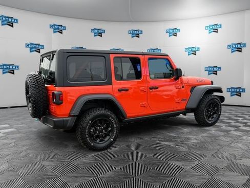 Used 2023 Jeep Wrangler Unlimited w/ Cold Weather Group AWD/4WD image 6