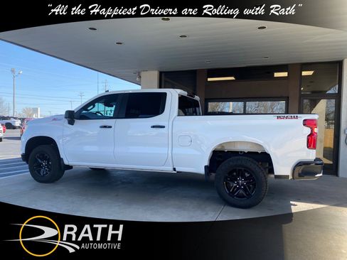 Used 2023 Chevrolet Silverado 1500 LT Trail Boss w/ Convenience Package II AWD/4WD image 9
