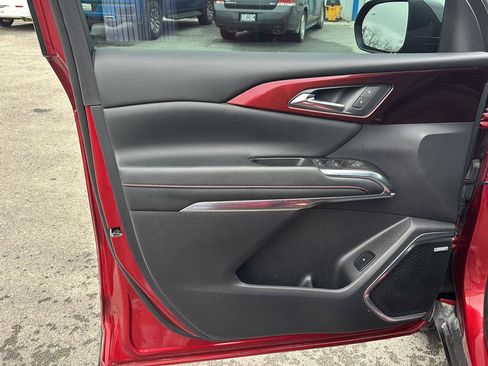 Used 2024 Chevrolet Traverse Z71 w/ Enhanced Driving Package image 14