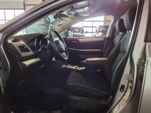 Used 2018 Subaru Outback 2.5i Premium AWD/4WD image 18