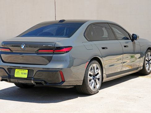 Used 2023 BMW i7 xDrive60 w/ Executive Package 2 AWD/4WD image 70