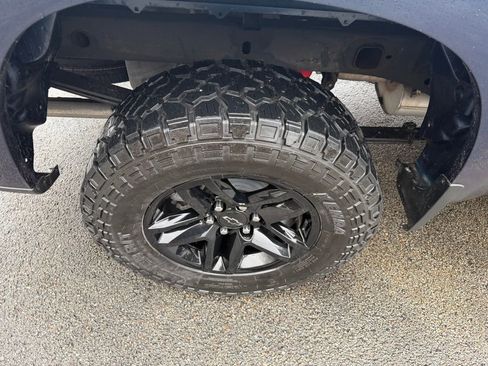 Used 2020 Chevrolet Silverado 1500 LT Trail Boss image 10