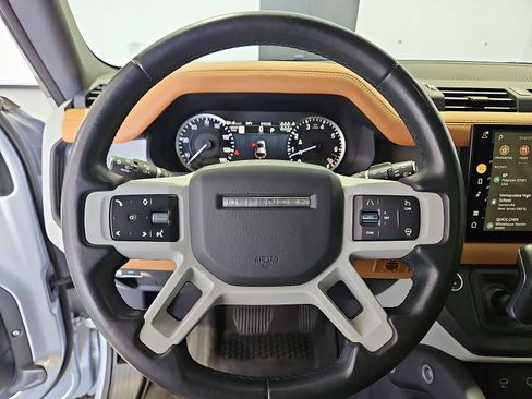 Used 2023 Land Rover Defender 130 X-Dynamic SE AWD/4WD image 21
