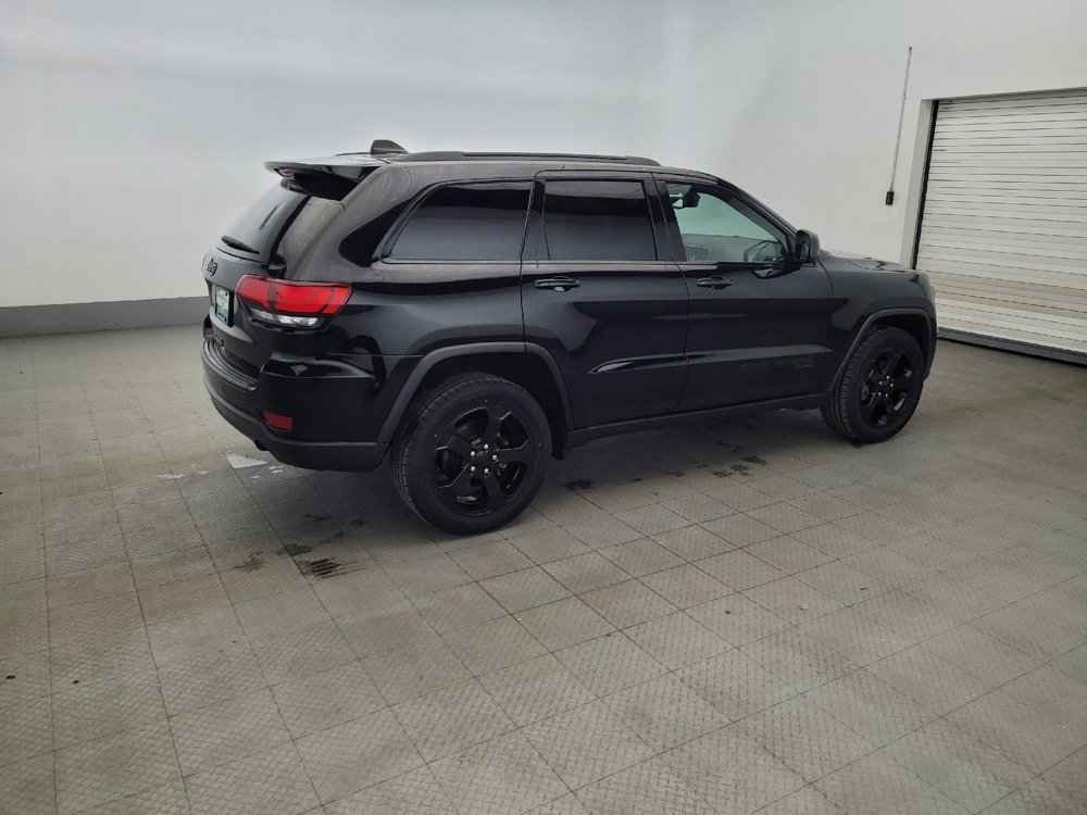 Used 2019 Jeep Grand Cherokee Laredo AWD/4WD image 10
