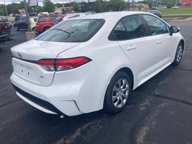 Used 2022 Toyota Corolla LE FWD image 3