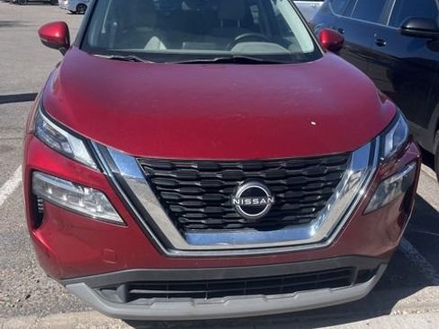 Used 2022 Nissan Rogue SV image 3