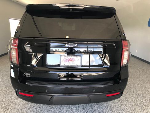 Used 2023 Chevrolet Suburban Z71 w/ Luxury Package AWD/4WD image 3