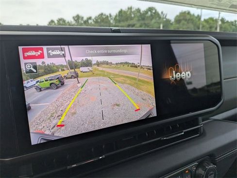 New 2025 Jeep Gladiator Mojave w/ Convenience Group image 23