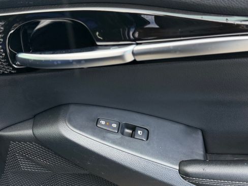 Certified 2025 Kia Seltos EX AWD/4WD image 9