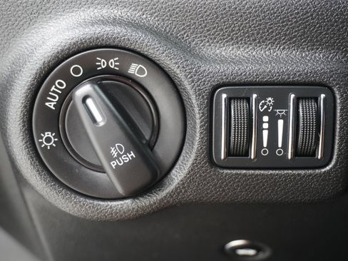 Used 2016 Dodge Dart SXT FWD image 19