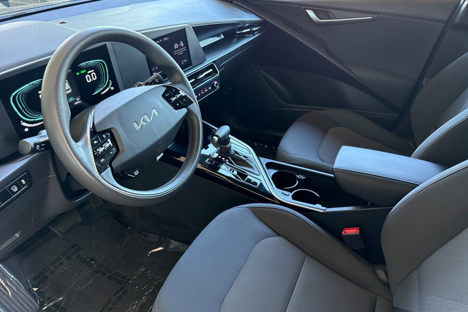 Used 2025 Kia Niro LX FWD image 10