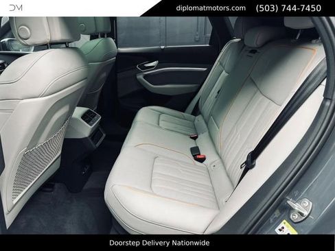 Used 2024 Audi Q8 e-tron Prestige AWD/4WD image 23