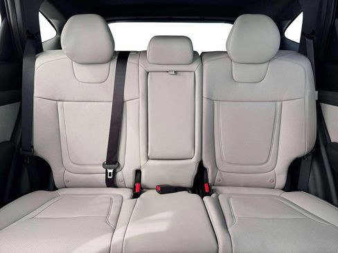 New 2026 Hyundai Tucson Limited image 16