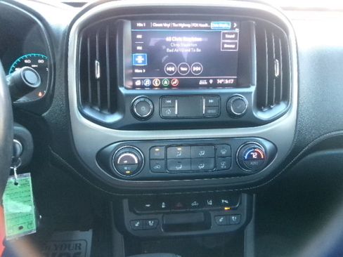 Used 2021 GMC Canyon Denali image 26