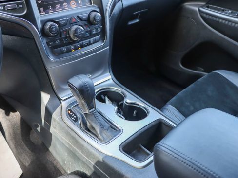 Used 2017 Jeep Grand Cherokee Altitude RWD image 40