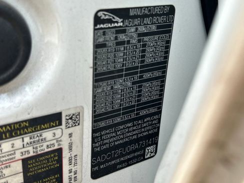 Used 2024 Jaguar F-PACE R-Dynamic S image 11